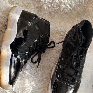 Sleek Black Men's Athletic Shoes